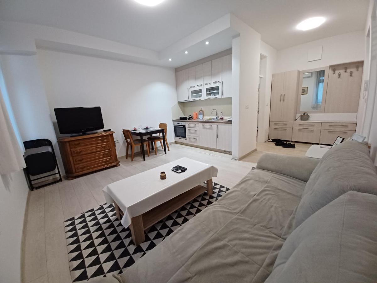 Checkpoint Apartments Мостар Номер фото